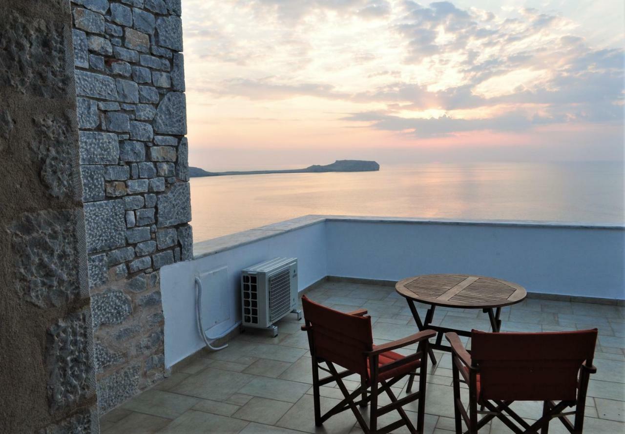 Athevillas Antonis Mina